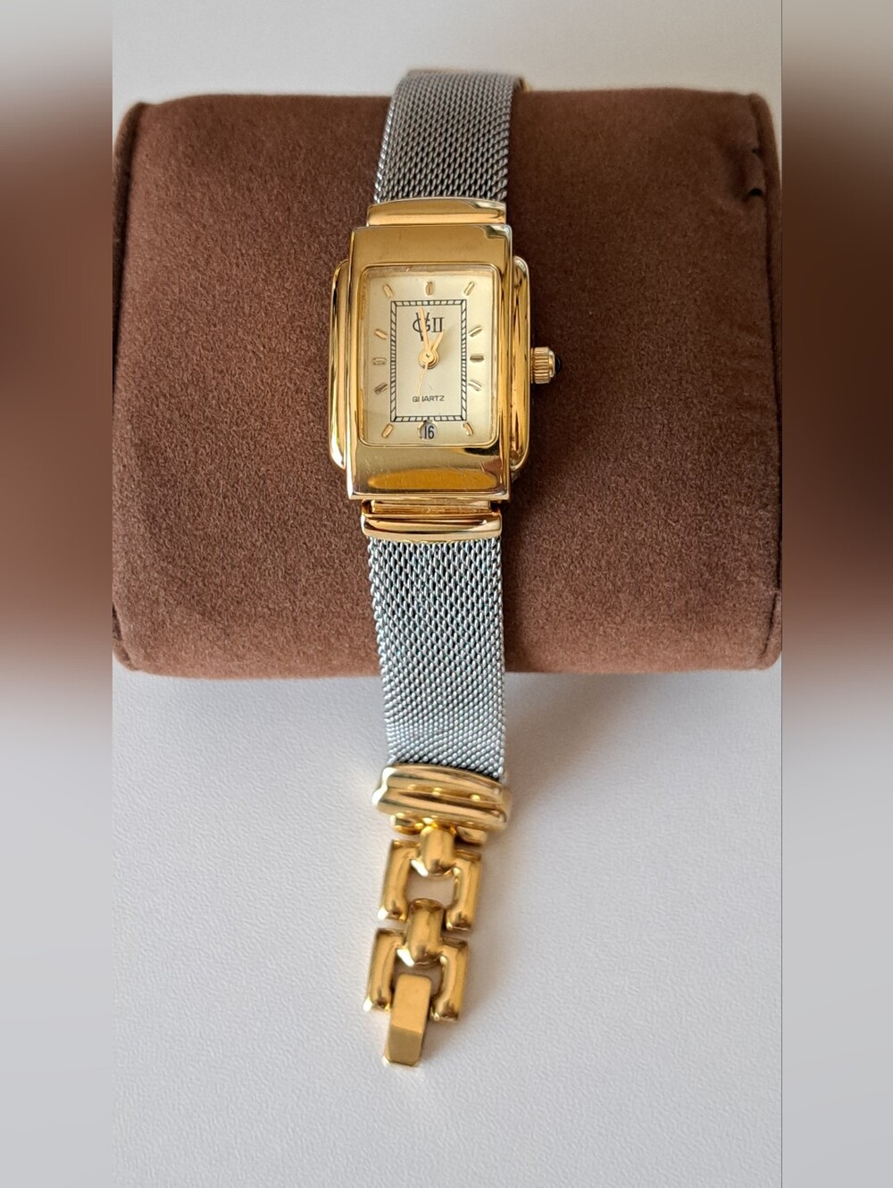 Vintage Gloria Vanderbilt (GV II) Quartz Tank Watch